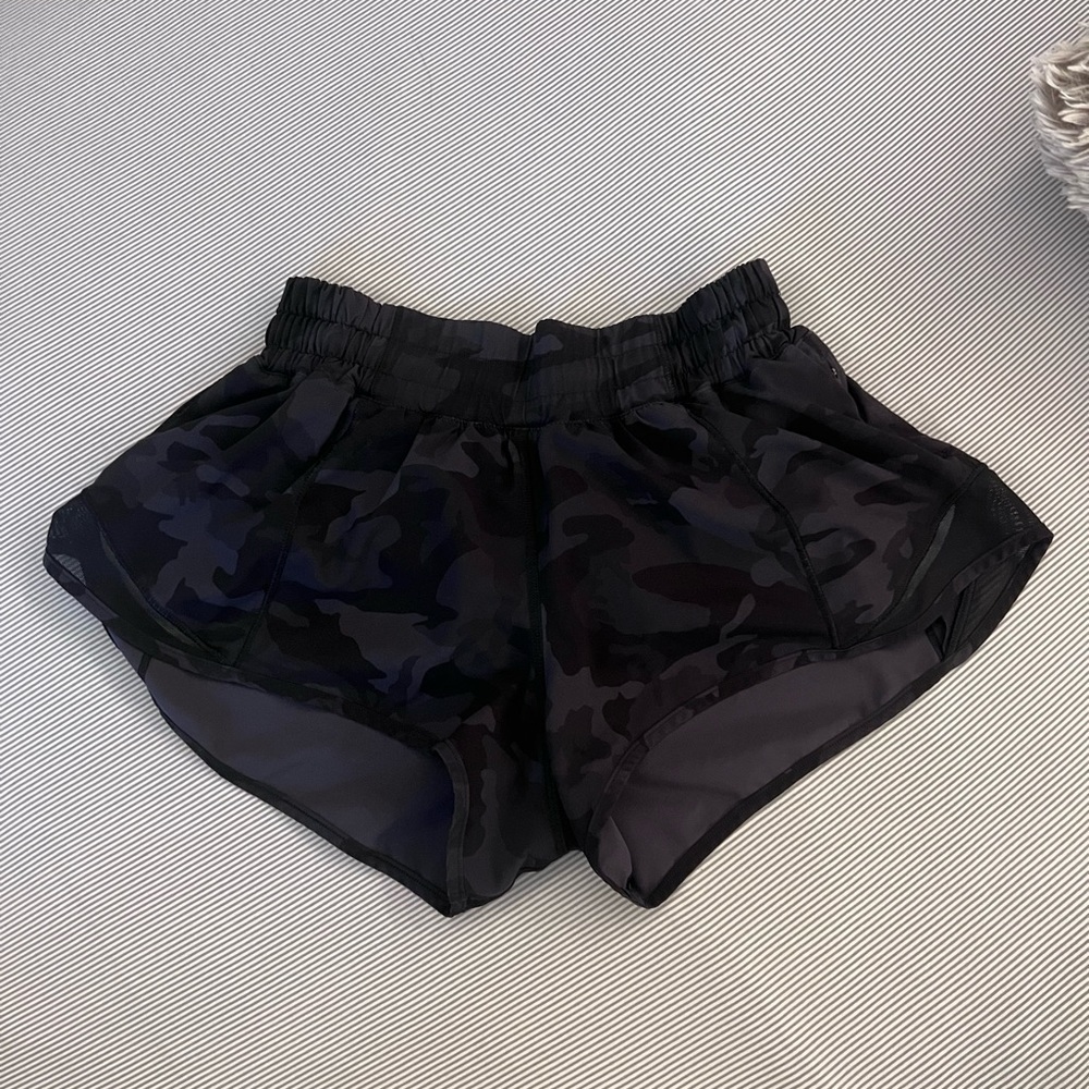 Lululemon Hotty Hot shorts